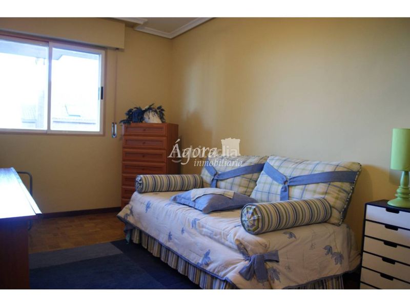 Foto 0877d50b-4548-47b9-83e4-6c18ec2cb5f5. Dúplex amb calefacció aparcament piscina a Parquesol Valladolid