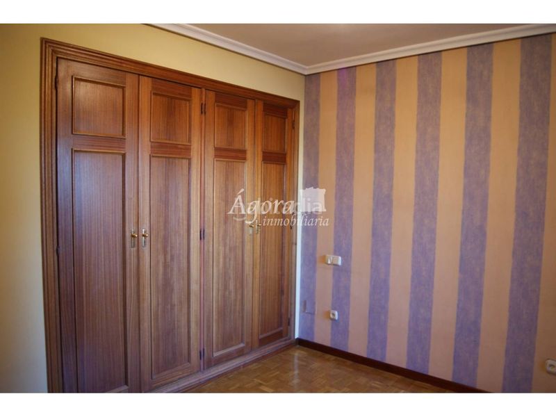 Foto 0f3ded37-b6c9-4c67-944e-05a8bbcfbea2. Dúplex amb calefacció aparcament piscina a Parquesol Valladolid