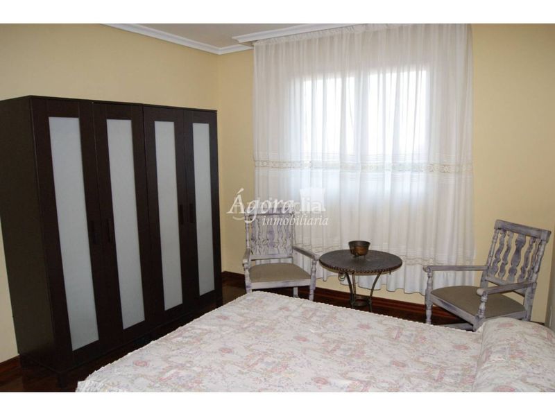 Foto 3924bf5f-18d2-44c8-8744-cdef778fa3e2. Dúplex amb calefacció aparcament piscina a Parquesol Valladolid