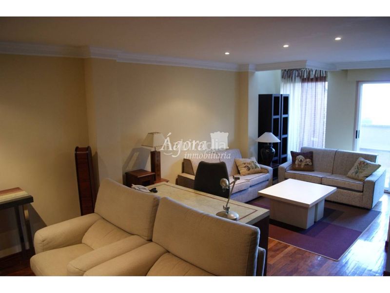 Foto 77741da4-6a7d-4ab7-89e1-4f01e8acf462. Dúplex amb calefacció aparcament piscina a Parquesol Valladolid