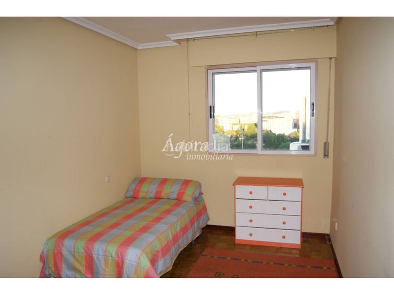 Foto d5592973-e7f6-423f-b466-0a30d4a93947. Dúplex amb calefacció aparcament piscina a Parquesol Valladolid