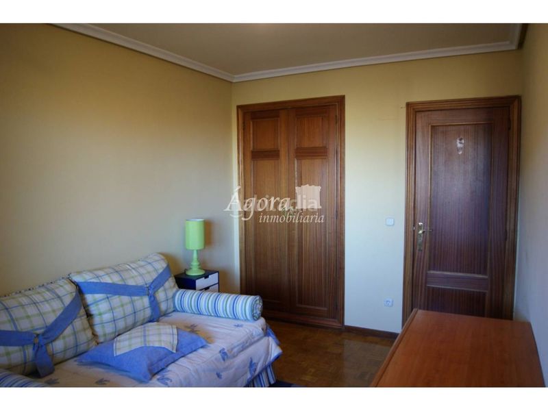 Foto da106c1e-8cce-4a9b-8cff-10b3ac11572c. Dúplex amb calefacció aparcament piscina a Parquesol Valladolid