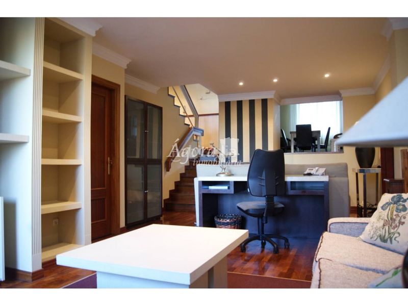 Foto e451bb60-7974-45c6-86d6-137f96155d34. Dúplex amb calefacció aparcament piscina a Parquesol Valladolid