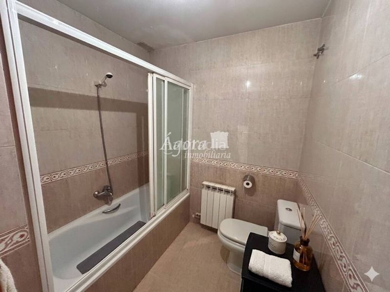 Foto 2a092a9f-eb4d-415f-b023-7a2e9c68bcbe. Casa adossada amb calefacció aparcament a Las Flores Valladolid