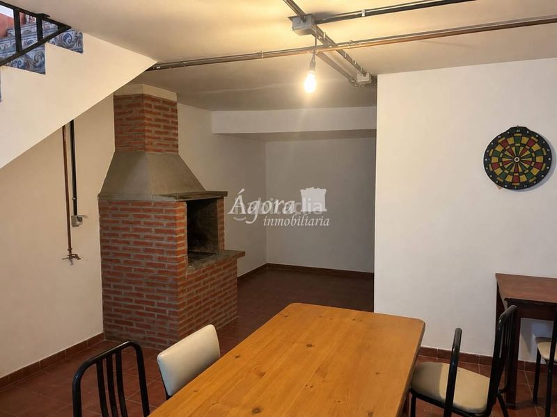 Foto 5c1925f9-415c-4dbd-b8c9-47bf79e72fc3. Casa adossada amb calefacció aparcament a Las Flores Valladolid