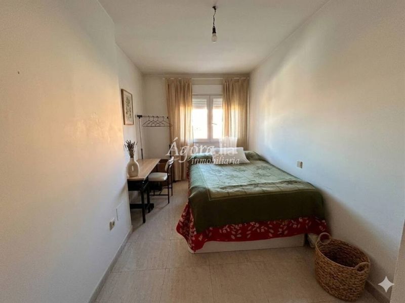 Foto c35d21e7-7bc0-43b3-bb26-289a593d7621. Casa adossada amb calefacció aparcament a Las Flores Valladolid