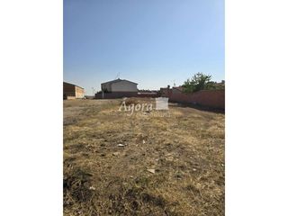 Terreny residencial  Calle palencia. Solar en venta en cigales