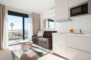 Affitto Piccolo appartamento in Carrer 13 bis 1. Apartamento exterior en alquiler por meses (max. 11) en primera