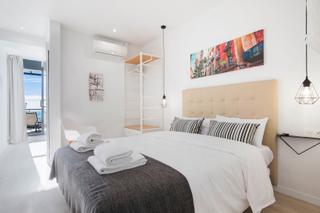 Rent Apartment in Carrer 13 bis 1. Ático en alquiler por meses (max. 11) en primera línea de mar