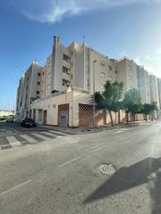 Local Comercial a Carrer del convent 82. Local comercial polivalente
