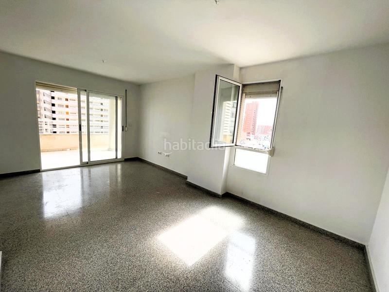 Foto 585a620a-ec91-498a-bd78-270d6d24b497. Appartamento con piscina in Playa Poniente Benidorm