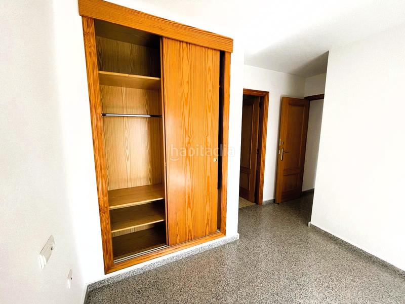 Foto 85ac8a33-f14a-4105-9db8-a19fa2c264e1. Appartamento con piscina in Playa Poniente Benidorm