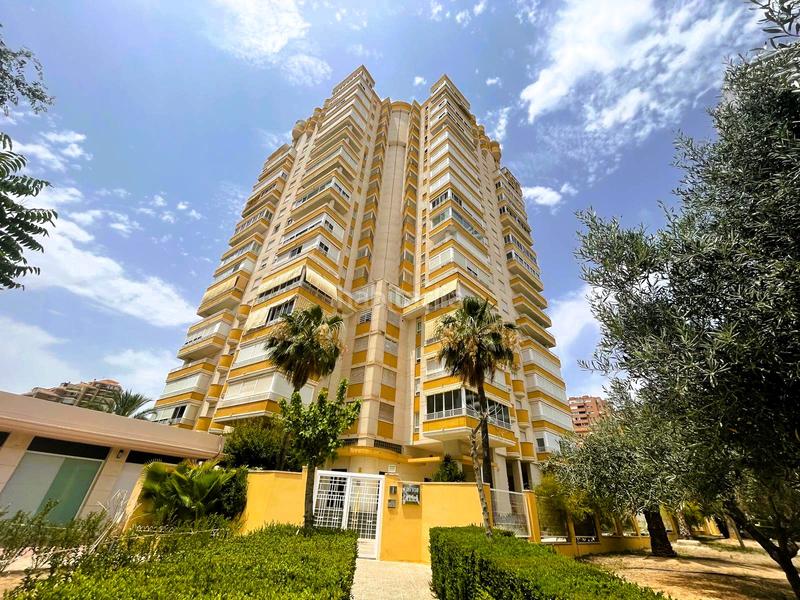 Foto 8c9c7261-3740-4f2b-b650-57b5f9ba65cd. Appartamento con piscina in Playa Poniente Benidorm