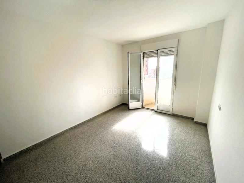 Foto be954ef7-3d40-487b-a3c6-b958567b25dc. Appartamento con piscina in Playa Poniente Benidorm