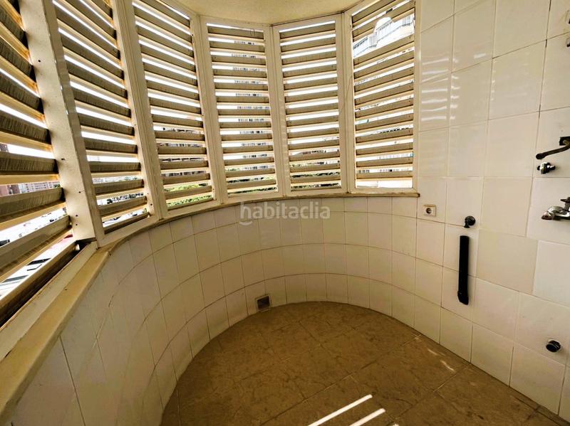 Foto d80a1d03-5ebe-44d9-9f75-ecd8b2cc5844. Appartamento con piscina in Playa Poniente Benidorm