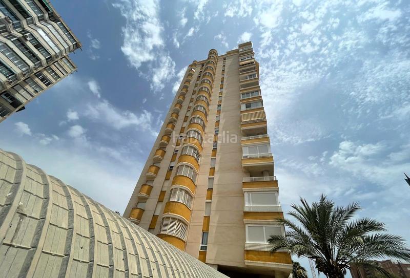 Foto e71957b3-1a4c-4767-b546-cfaeed0d9d09. Appartamento con piscina in Playa Poniente Benidorm