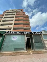 Local Comercial en Avenida rosa de los vientos 5. Local en av. rosa de los vientos.