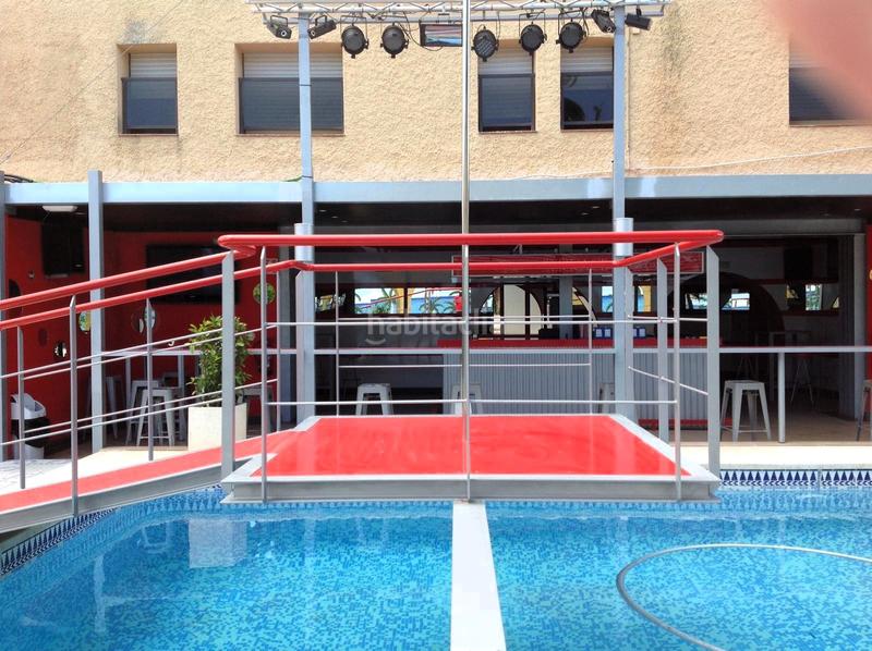 Foto fe127629-e07a-44ea-8ceb-6cc26b116841. Edificio con piscina in Rincón Bajo Benidorm