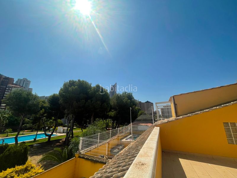 Foto e2b3f1e2-2bee-44cf-b25d-19e42f2d3b18. Casa adossada amb aparcament a cala Finestrat Finestrat