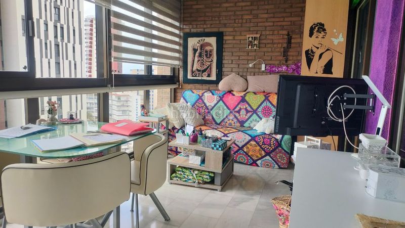Foto 1436cd81-61df-4913-88f5-dd60de00a7b1. Apartament amb piscina a Playa Levante Benidorm