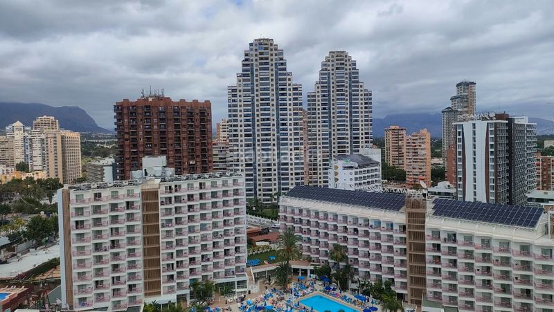 Foto 294d2461-68b2-40c0-9a7e-d323886f2996. Apartament amb piscina a Playa Levante Benidorm