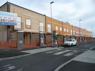 Casa adossada a San Isidro. ¡¡gran oportunidad !! amplio adosado con superficie de 107 m2, 3