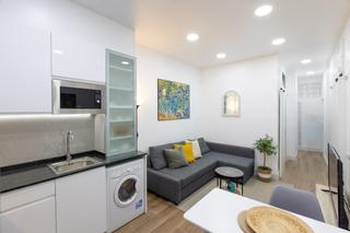 Location Appartement à Raval. Piso de 3 habitaciones, contrato corta estancia