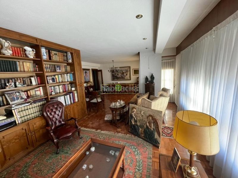 Foto 0b570722-e581-4ef0-bc8f-192c8347a4e0. Pis amb calefacció aparcament a Centro Ciudad León