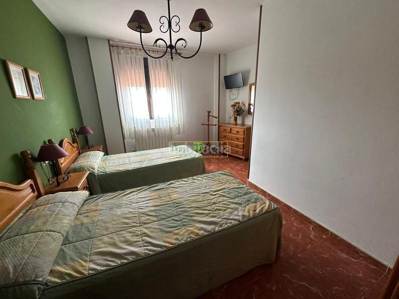 Foto af899800-be74-403f-a186-cf6ec256ea3d. Edificio en Burgo Ranero (El)