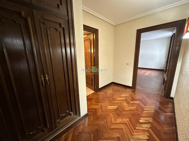 Foto 8fa8b633-ad50-49ef-8f5b-542b324733e8. Flat in alcazar de toledo 5 in Centro Ciudad León