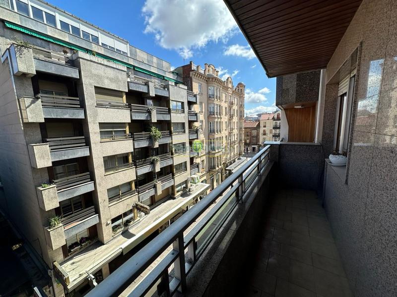 Foto e1ca9516-6119-477e-aba4-6ca4359b2fe0. Flat in alcazar de toledo 5 in Centro Ciudad León