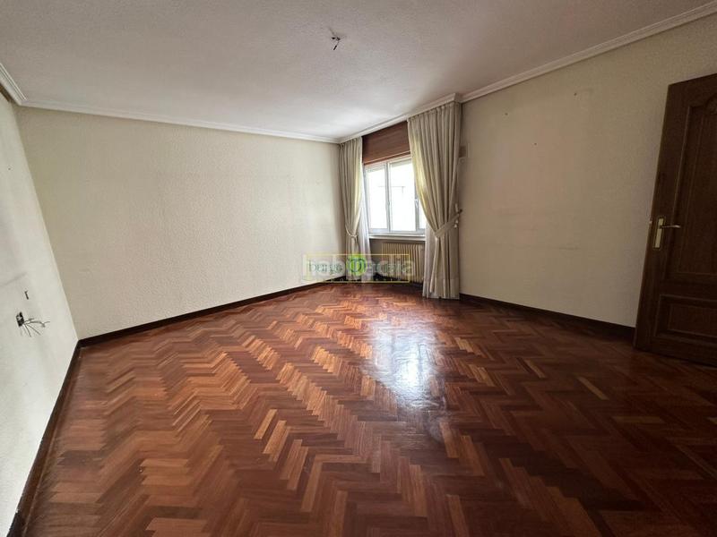 Foto ff53d582-786e-4ca8-a25e-714d7f3c05c1. Flat in alcazar de toledo 5 in Centro Ciudad León