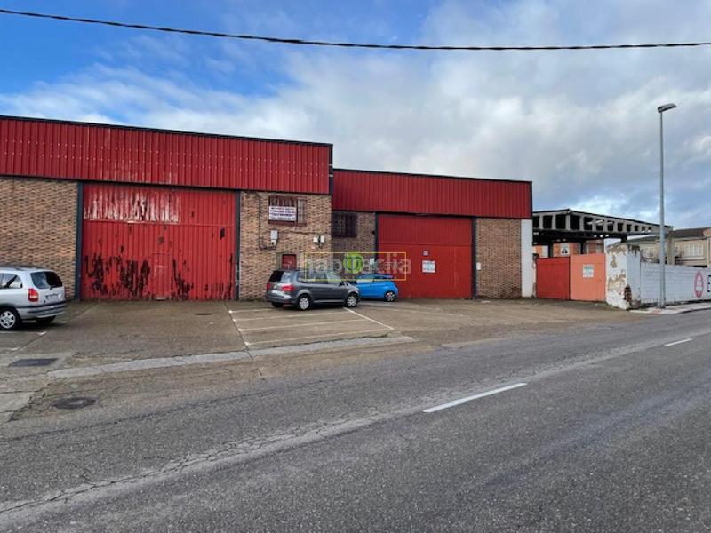 Foto cffa5a55-f077-4868-92a8-c5979f2e0d40. Nau industrial a Trobajo del camino