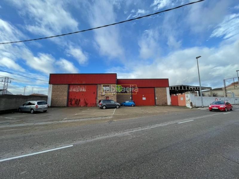 Foto e615ab51-1e05-42e3-bd6b-953da09ae754. Nave industrial en Trobajo del camino