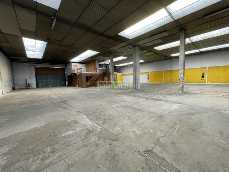 Foto e7f3e995-bdc8-4633-b47f-40589418de6a. Nave industrial en Trobajo del camino