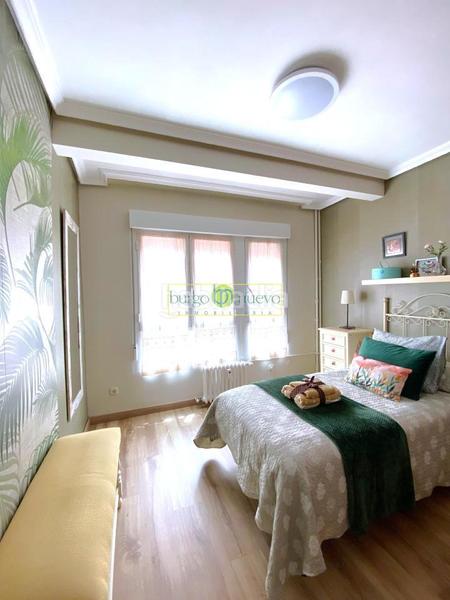 Foto 1447f8a1-b974-448e-b7ee-5afe2e706a33. Pis amb calefacció aparcament a Centro Ciudad León