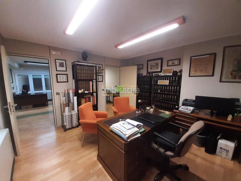 Foto 6a27ad5b-45c7-4451-8dc4-aaa850f2e772. Rent office space with heating in Centro Ciudad León