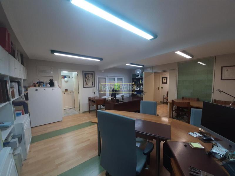 Foto bf078d16-c9fc-46fa-8434-24ba28ed1171. Rent office space with heating in Centro Ciudad León