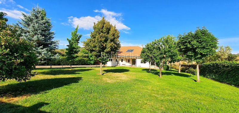 Foto 5d530068-a228-4597-ad67-bd297f4ced27. Chalet extraordinario chalet con 1700 m2 de parcela a 10 km leon en Garrafe de Torío