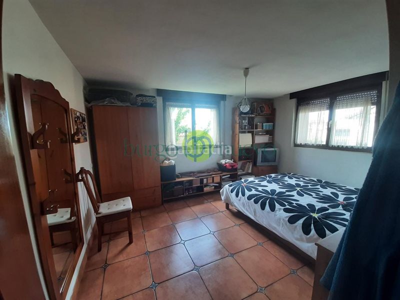 Foto c0686739-c6f1-4cfc-af3b-56bf190df6d8. Casa amb calefacció aparcament a Villaturiel