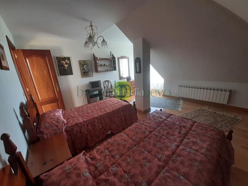 Foto fe56c702-affa-4630-8237-361b7b7fda70. Casa amb calefacció aparcament a Villaturiel