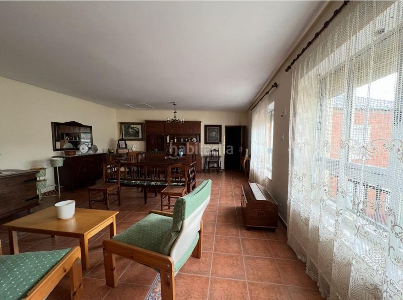 Foto f0bf1ba1-323c-46e8-9460-e727d3b3a119. Casa magnifica casa unifamiliar, con patio en Quintana del Castillo