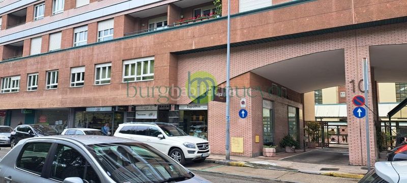 Foto e47d6de1-1466-4a32-ac8c-14e4a3b095ee. Flat with heating parking in San Claudio - La Chantría León