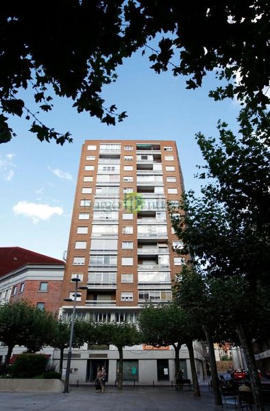 Foto b867b9f2-8252-4352-b2c9-79e4850aa8cd. Miete büro mit heizung in Centro Ciudad León