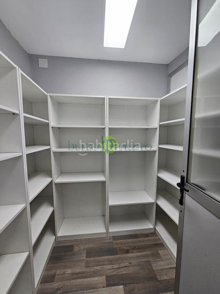 Foto 435278c3-f6b3-4bfe-8ff9-9aa8a764dd7b. Miete büro mit heizung in Casco Antiguo León