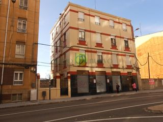 Business premise  Calle padre isla 69 24002 leon. Amplio local acondicionado en padre isla