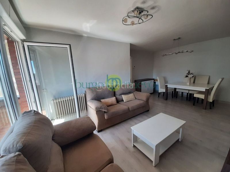 Foto f2fbf73a-5d4e-43dd-b066-7404f2550b53. Lloguer pis amb calefacció aparcament a Crucero León