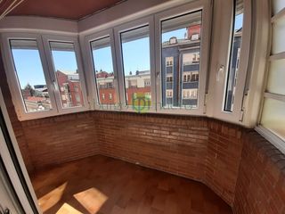 Location Appartement  Calle astorga ( edificio abello ). Piso  perfectamente amueblado y decorado, con garaje y trastero
