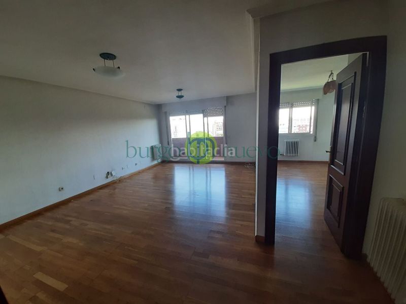 Foto 70637d07-c19b-4af2-bb5d-4b0f71838058. Flat with heating parking in El Soto León