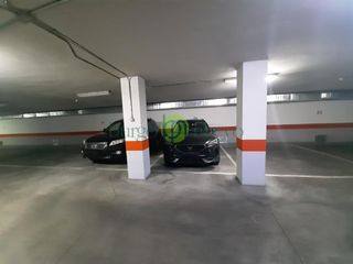 Affitto Posto auto  Avenida de los reyes leoneses 12. Garaje en avenida de los reyes leoneses 12 eras de renueva